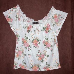 Almost Famous-  Rose print top size M
